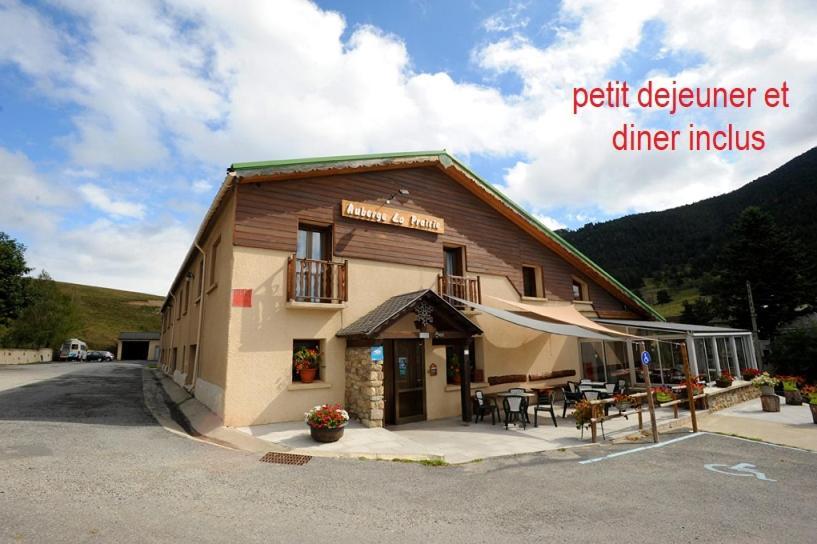 Auberge La Prairie Matemale Exterior photo
